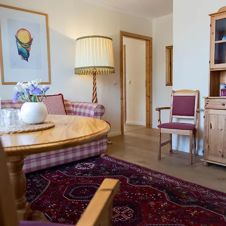 Alte Schmiede 3*